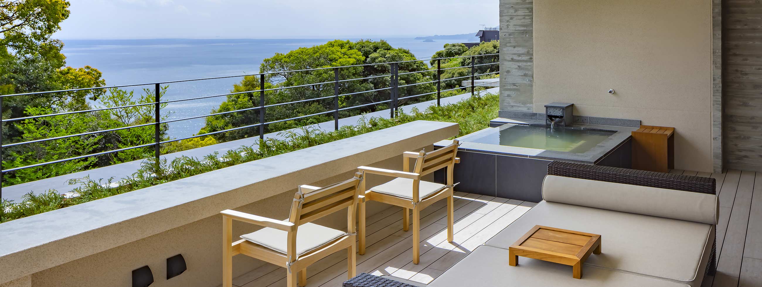 ラグジュアリーコーナー